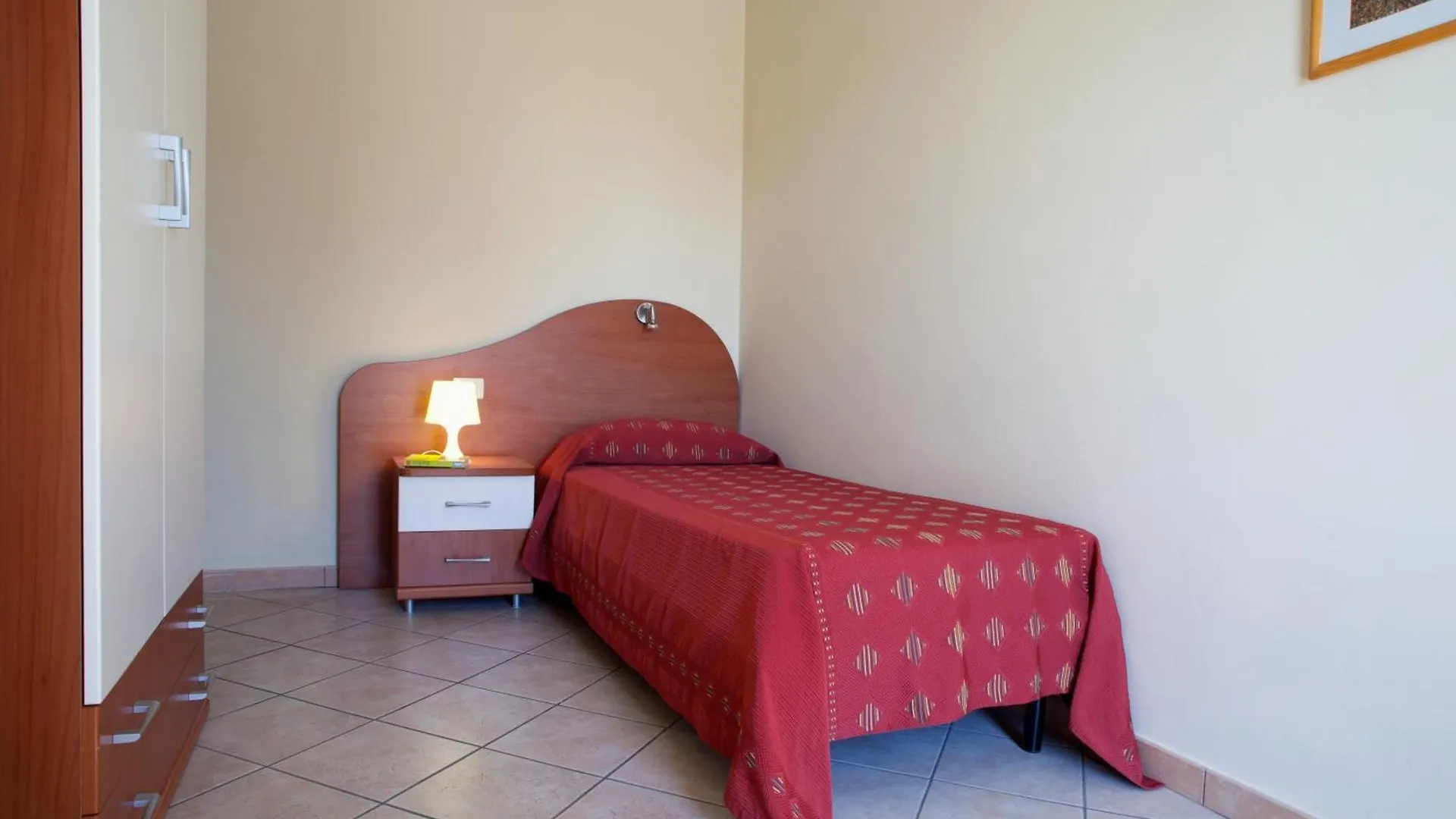 **** Apartahotel Motta Residence Hotel Motta SantʼAnastasia Italia