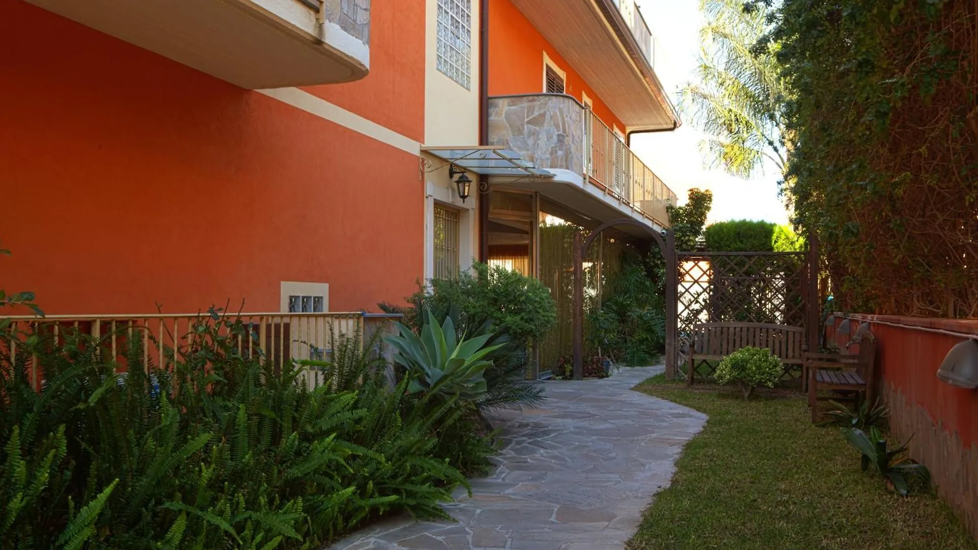 Motta Residence Hotel Motta SantʼAnastasia Italia