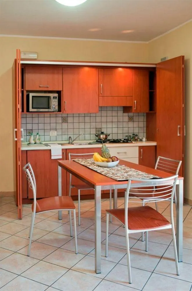 Motta Residence Hotel Motta SantʼAnastasia