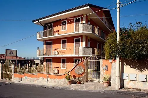 Motta Residence Hotel Motta SantʼAnastasia