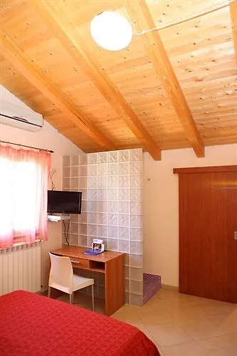 Motta Residence Hotel Motta SantʼAnastasia Italia